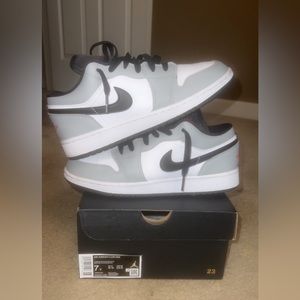 Air Jordan 1 Low ‘Light Smoke Grey’